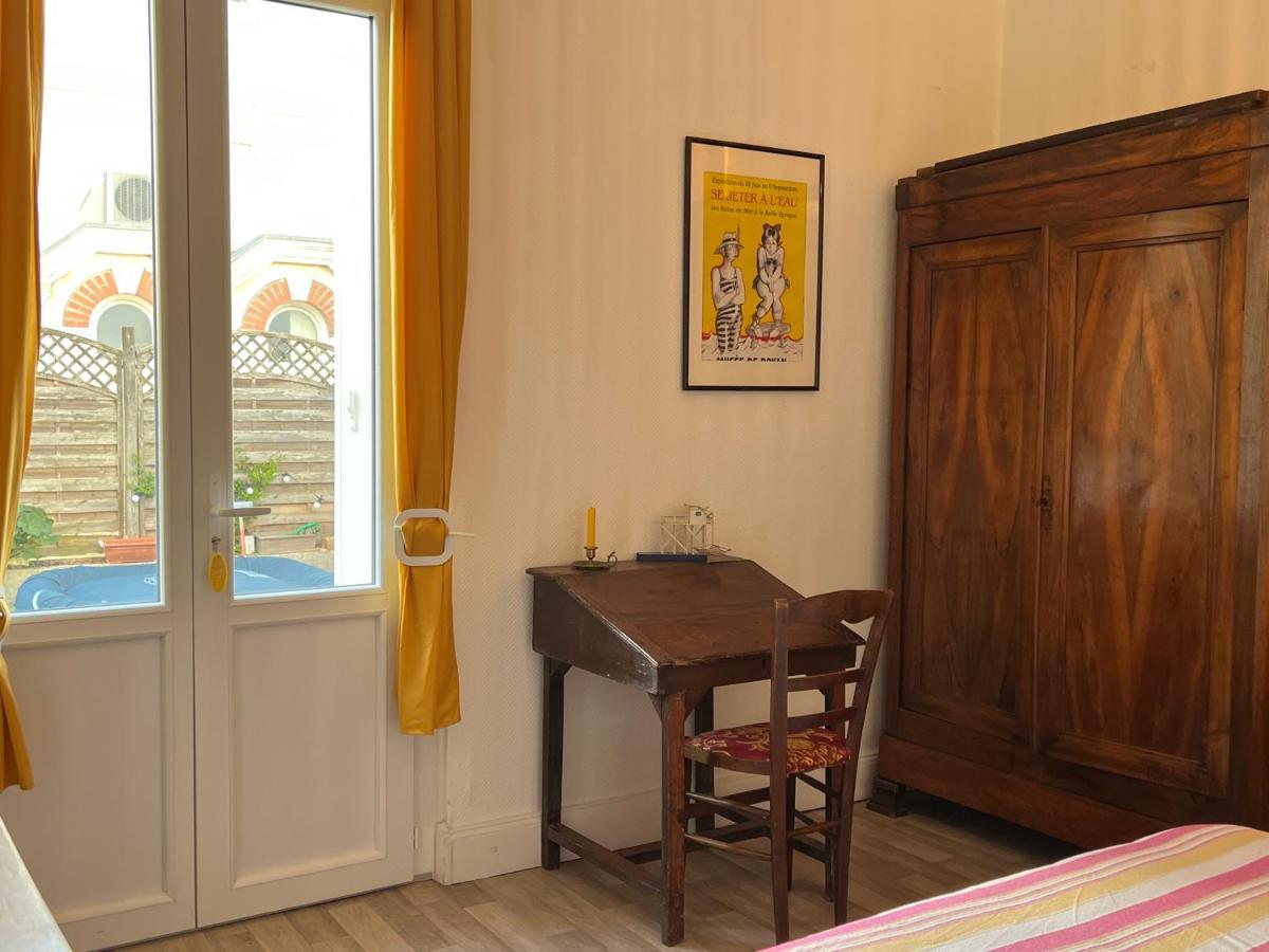 Chambre Sur La Falaise De Pontaillac Vaux-sur-Mer Exterior photo